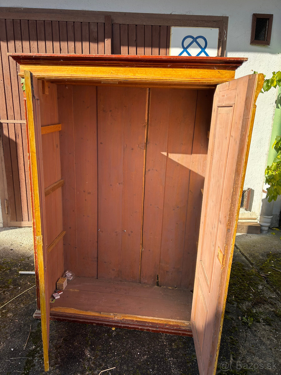 Predám starožitnú skriňu - 2