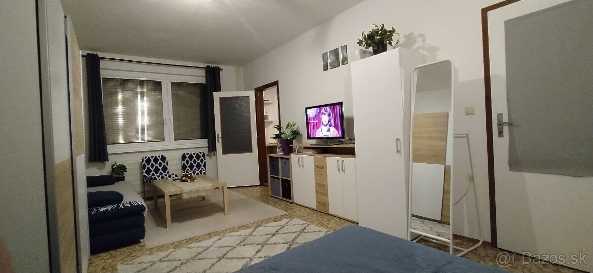 Prenájom 1 izb.byt,43 m2, loggia - 2