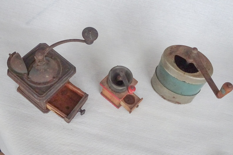 Mlynčeky na mak, kávu, cukor. - 2