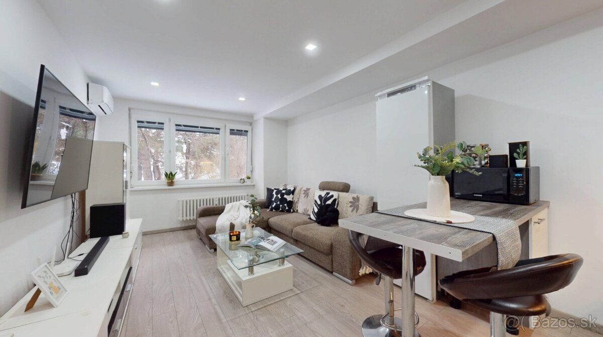 2-izb. byt po rekonštrukcii, 2x klíma - 2