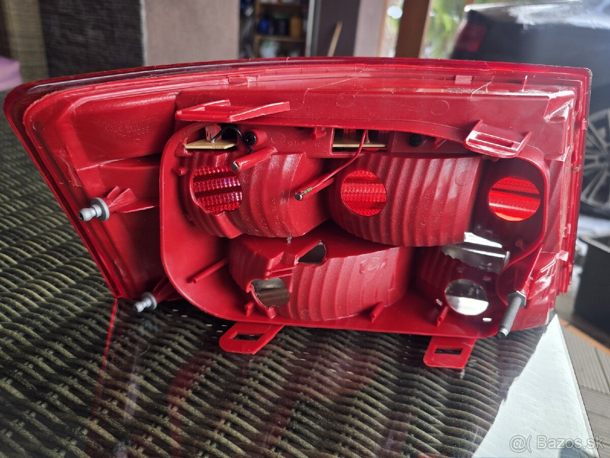 Zadne prave svetlo audi a6 - 2