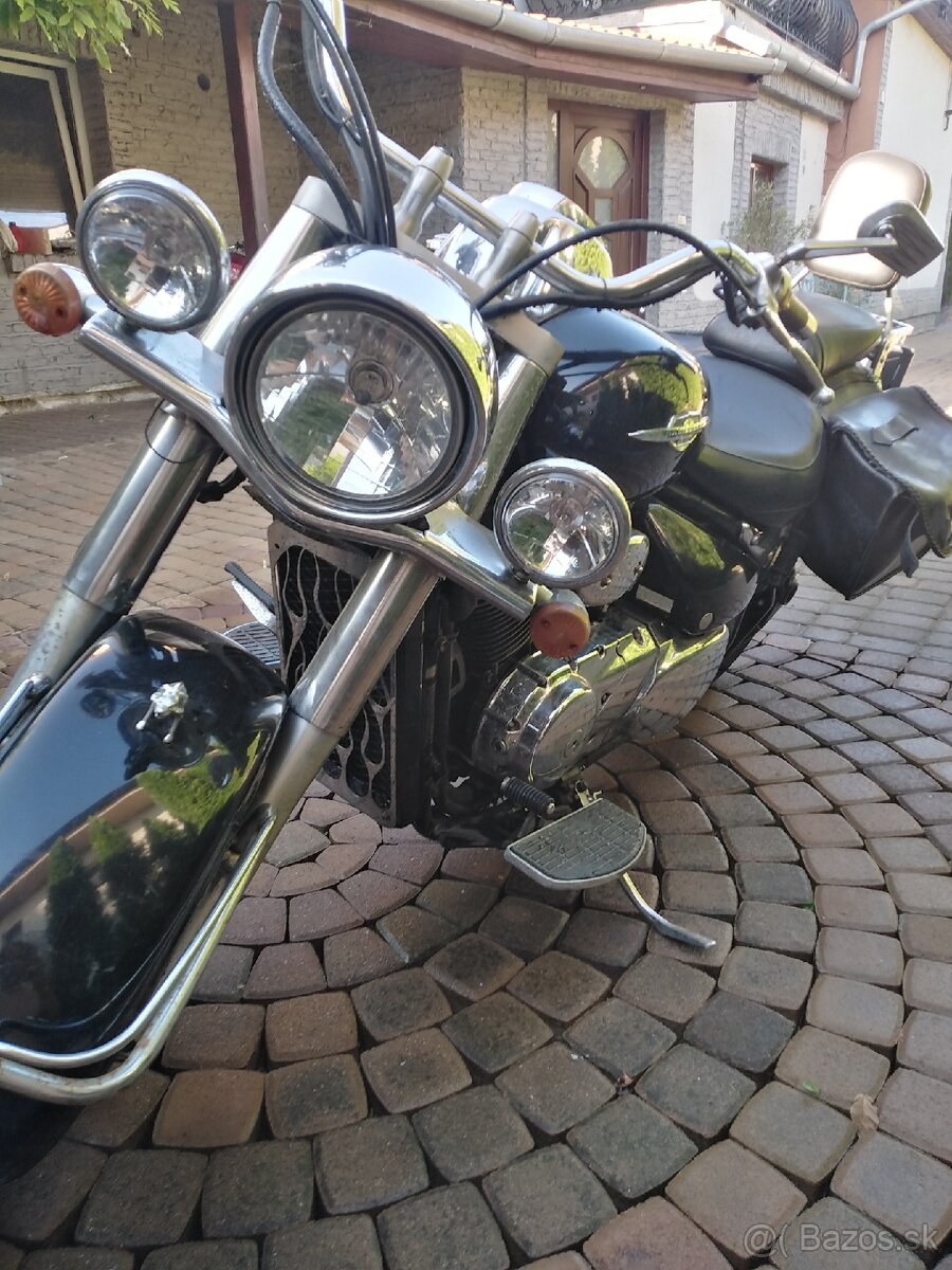 SUZUKI INTRUDER 800 - 2