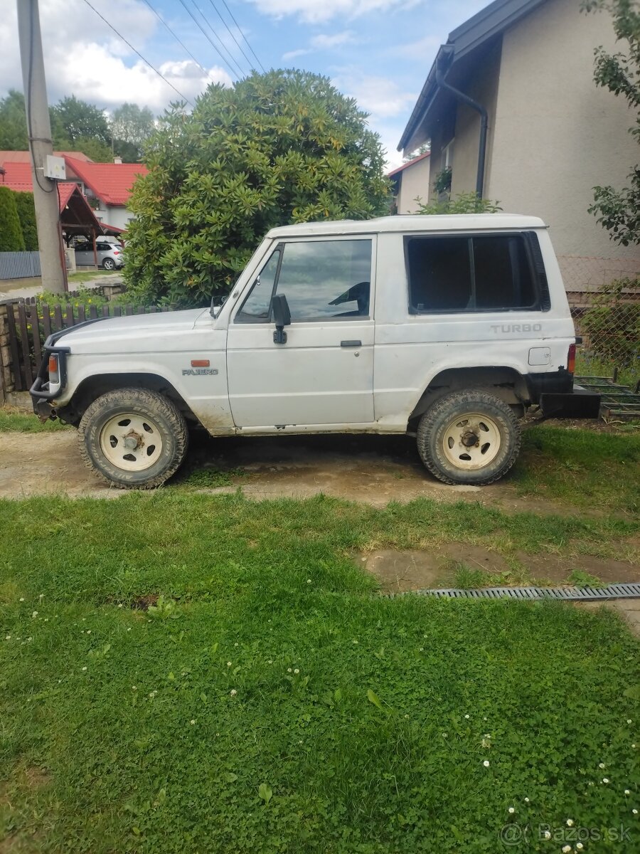 Mitsubishi Pajero 1