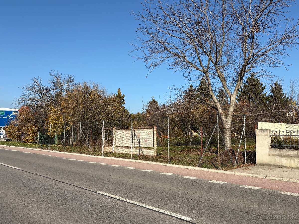 Prenájom miesta na banner - Trenčín, ul. Brnianska - 2