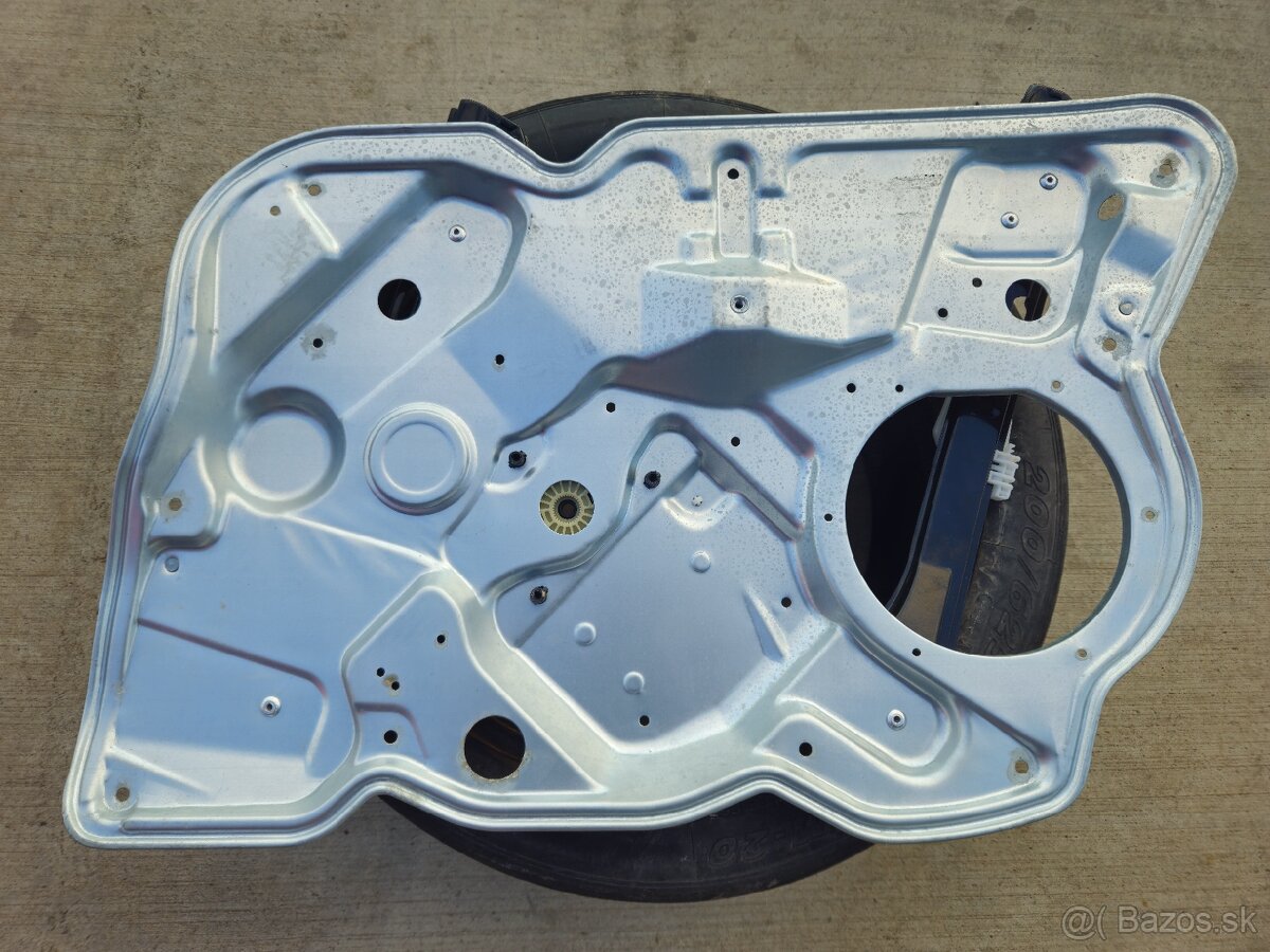 Pravý predný spúšťač okna octavia 2 - 2