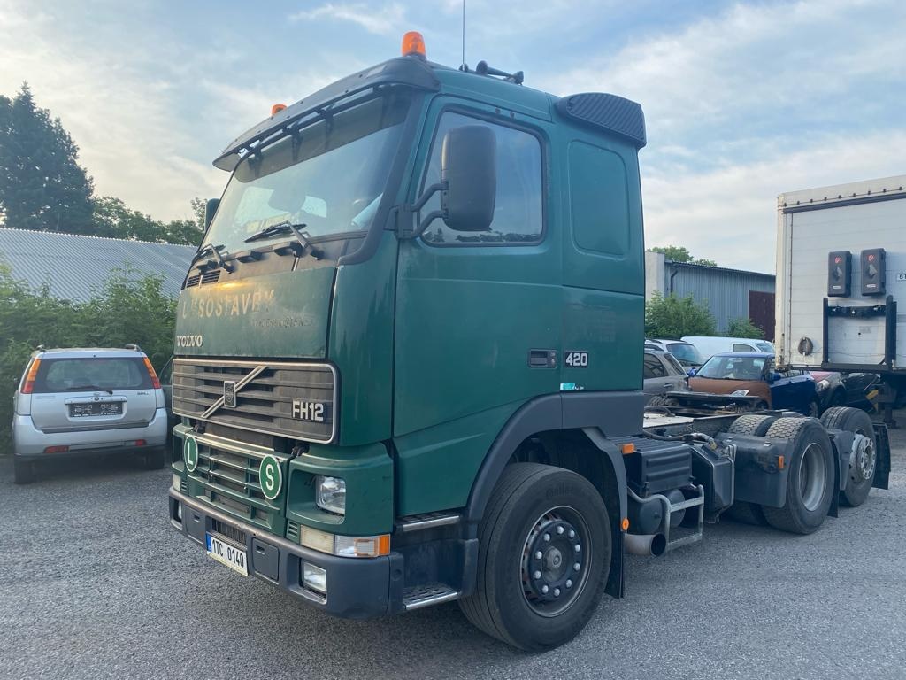 Prodáme tahač Volvo FH 12 420, 6x2, rok: 05/2000. Manuál, - 2