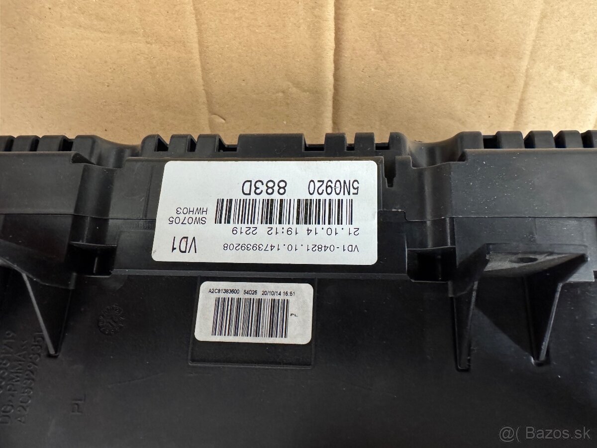 Farebné budíky VW tiguan 5N0 920 883D - 2