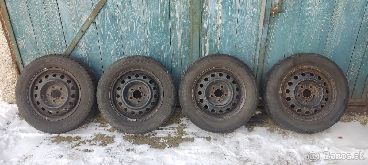 Predám 4 ks pneu 195/65R15 - 2
