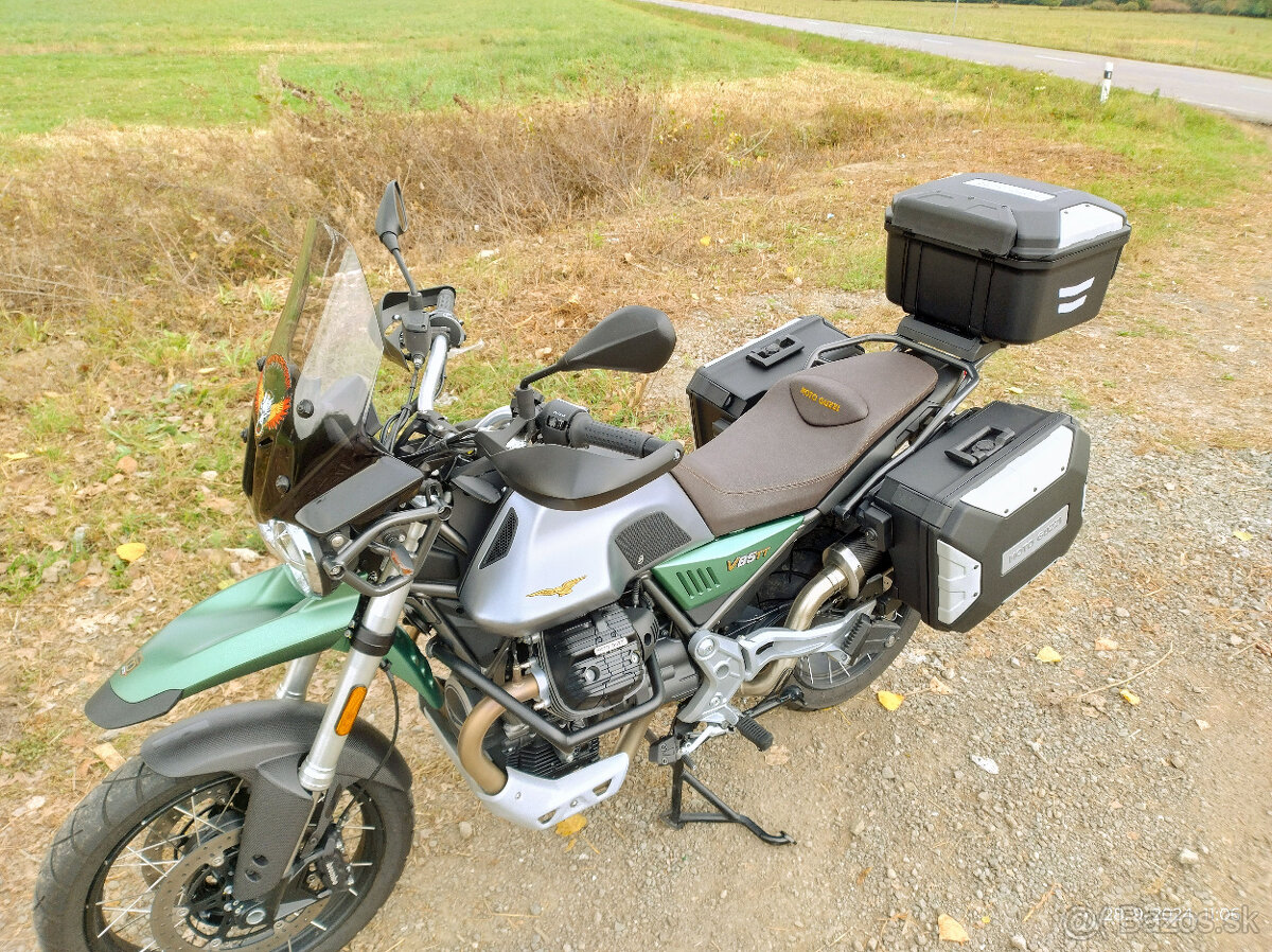 Moto Guzzi V85TT - 2