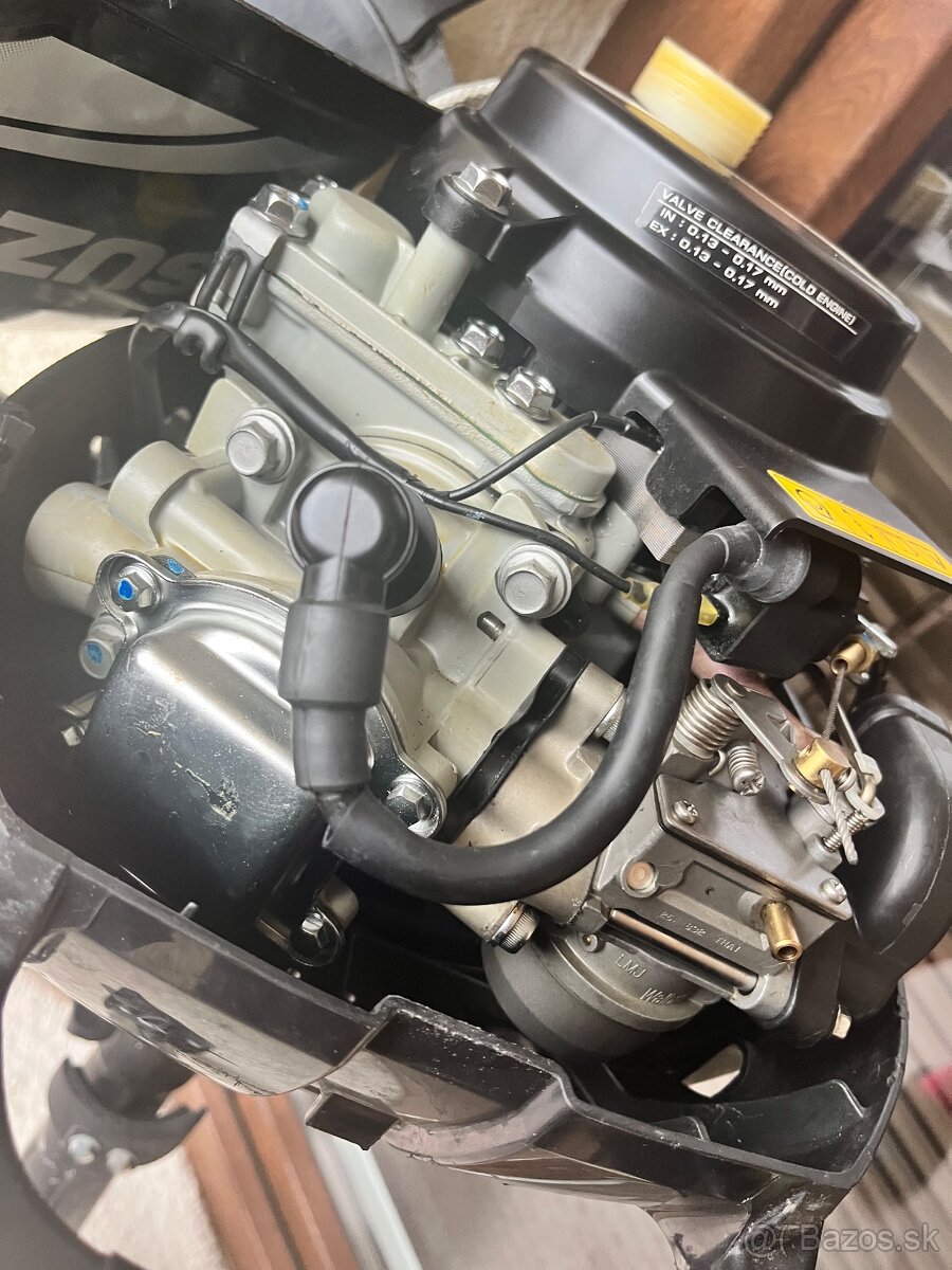 Suzuki 2.5 Lodný motor - 2