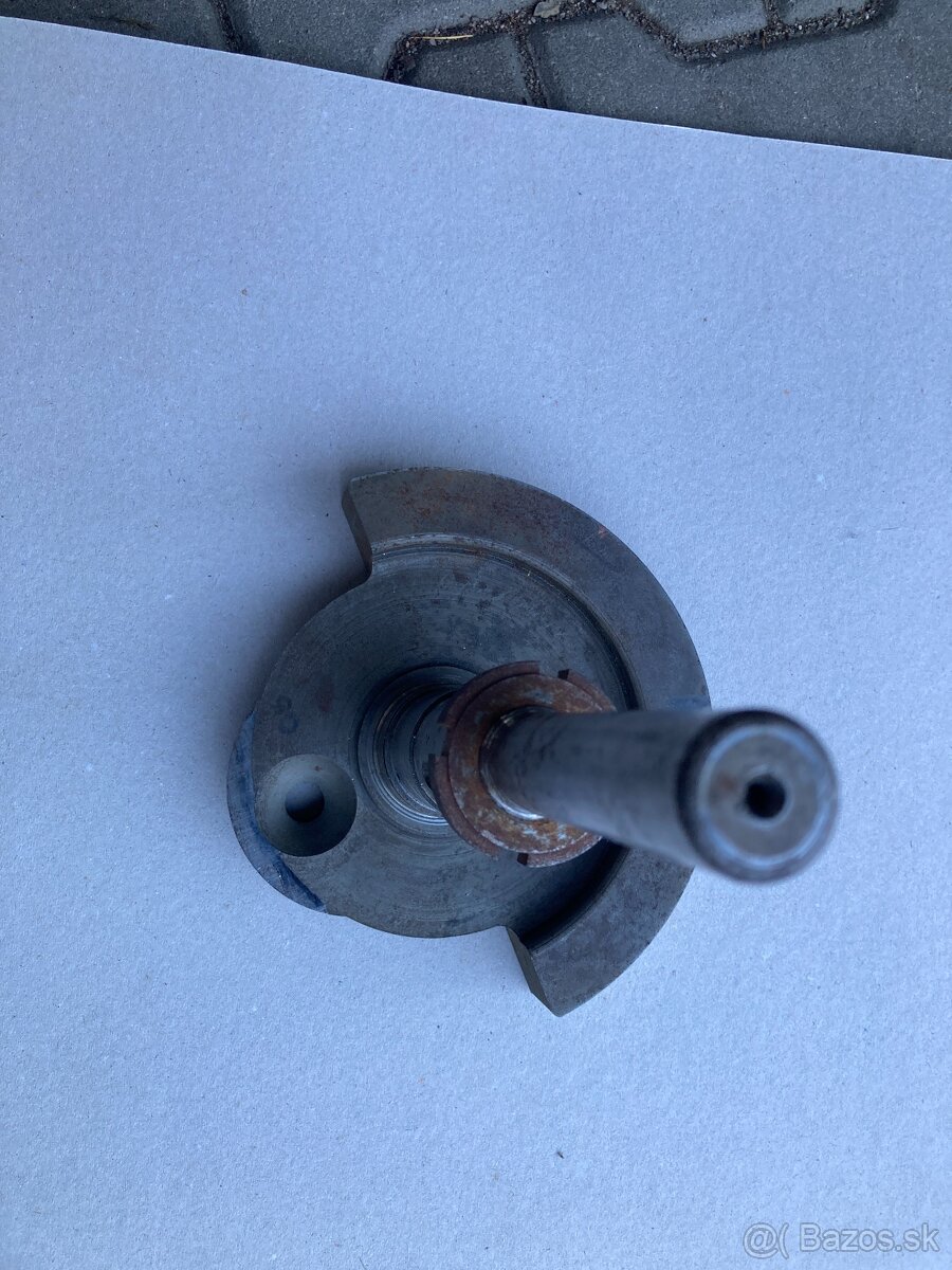 Aero 1000 - část kliky "mrkev" nová - 2