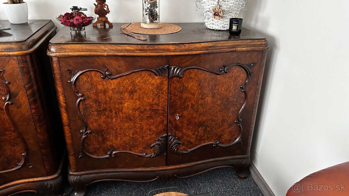 STAROŽITNÝ NÁBYTOK - 2