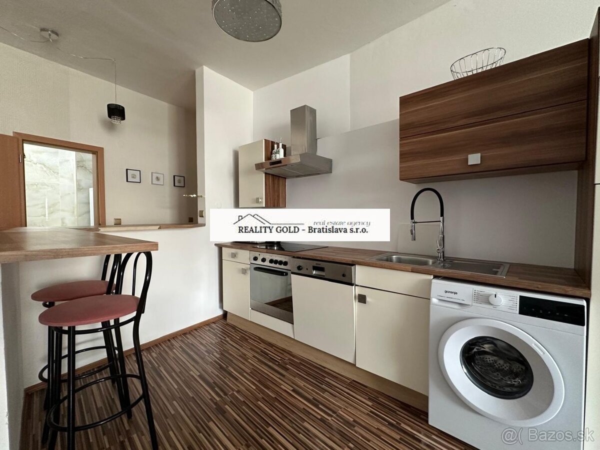 Ponúkame na predaj 1 izb. byt 67 m2 + terasa 16 m2 na Micki - 2