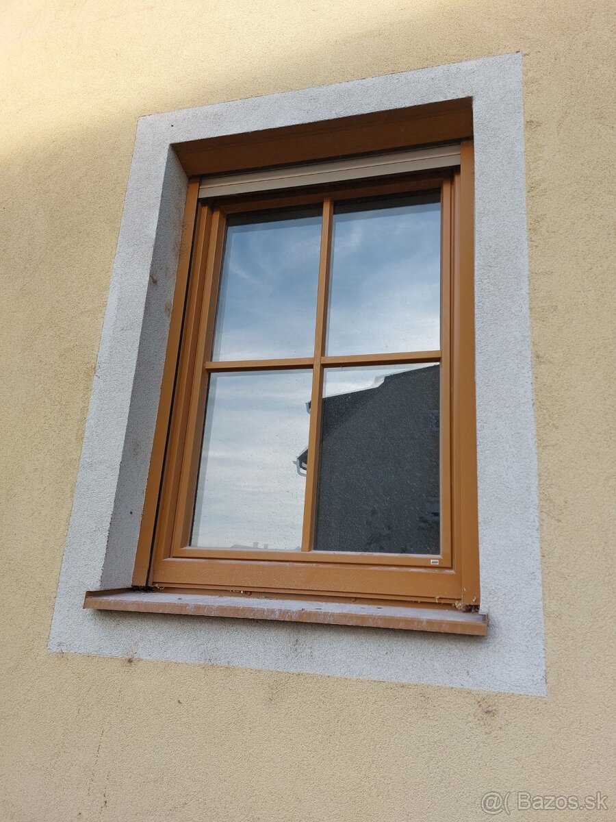 Okná drevohliník Josko s roletami - 2