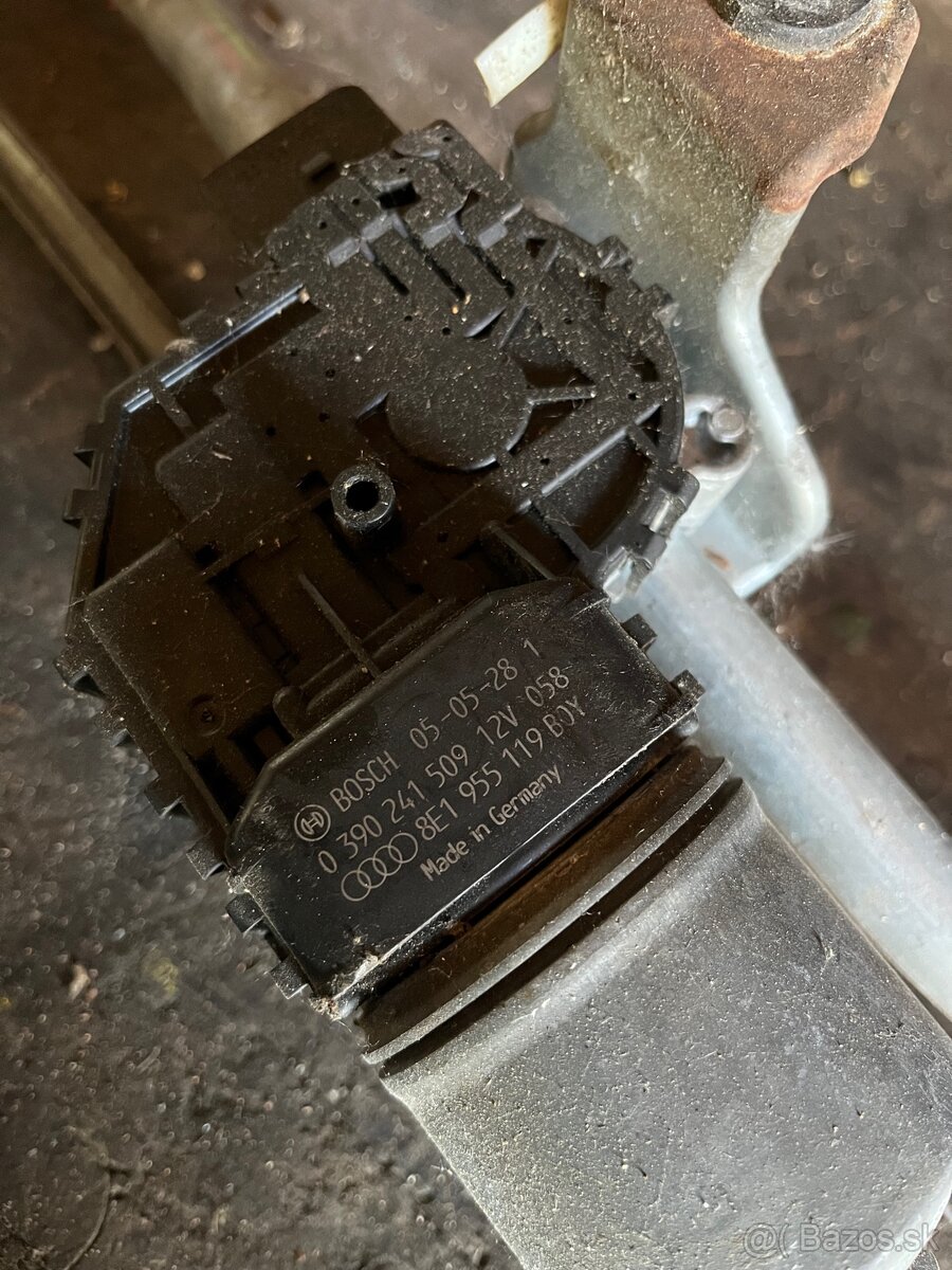 Motorček stieračov audi a4 b7 - 2