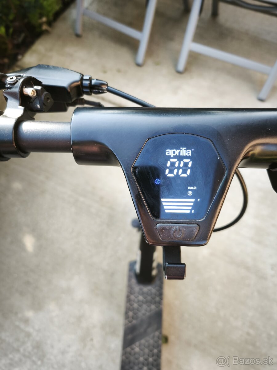 ELEKTRICKÁ KOLOBEŽKA APRILIA - 2