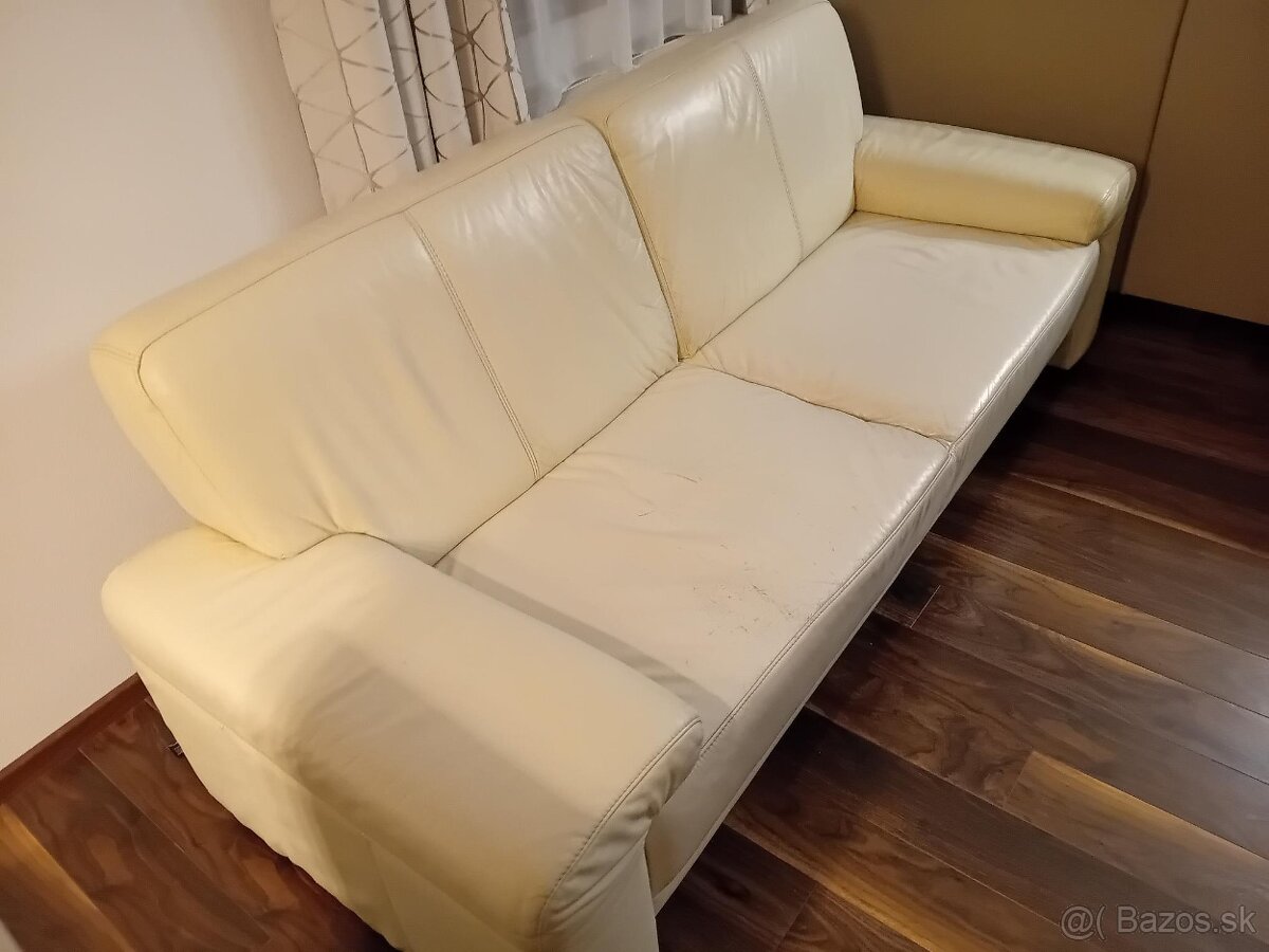 Kožená sedačka. - 2