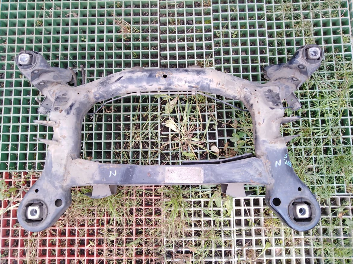 BMW E90 E91 E87 nápravnica predná, zadná - 2