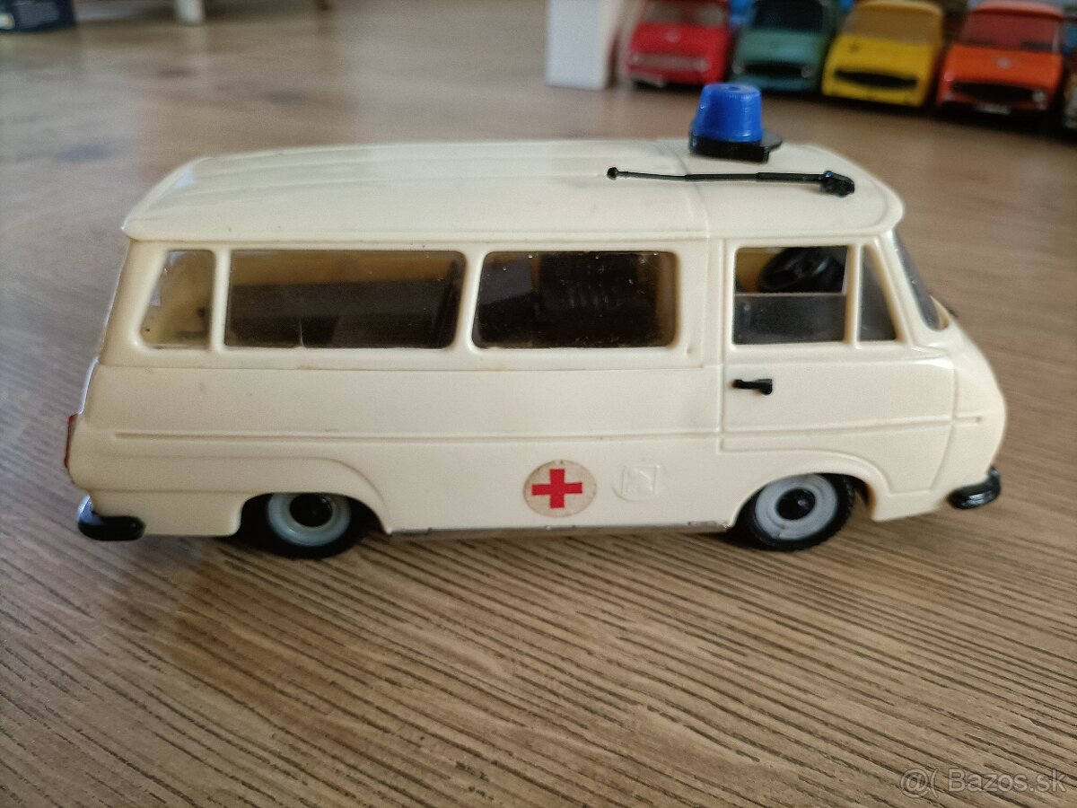 Skoda 1203 sanita - 2