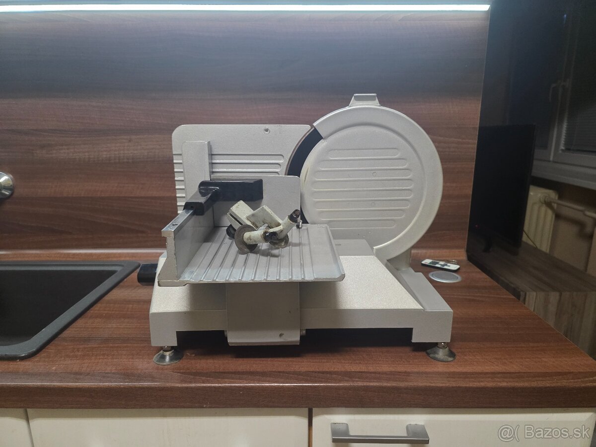 Narezovy stroj NS301 - 2