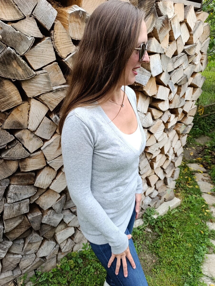 Krásny pulover Tommy Hilfiger...veľ. XS - 2