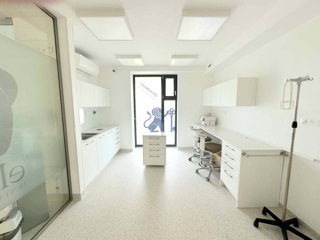 Kompletne zariadená ambulancia, Záhorská Bystrica - 2