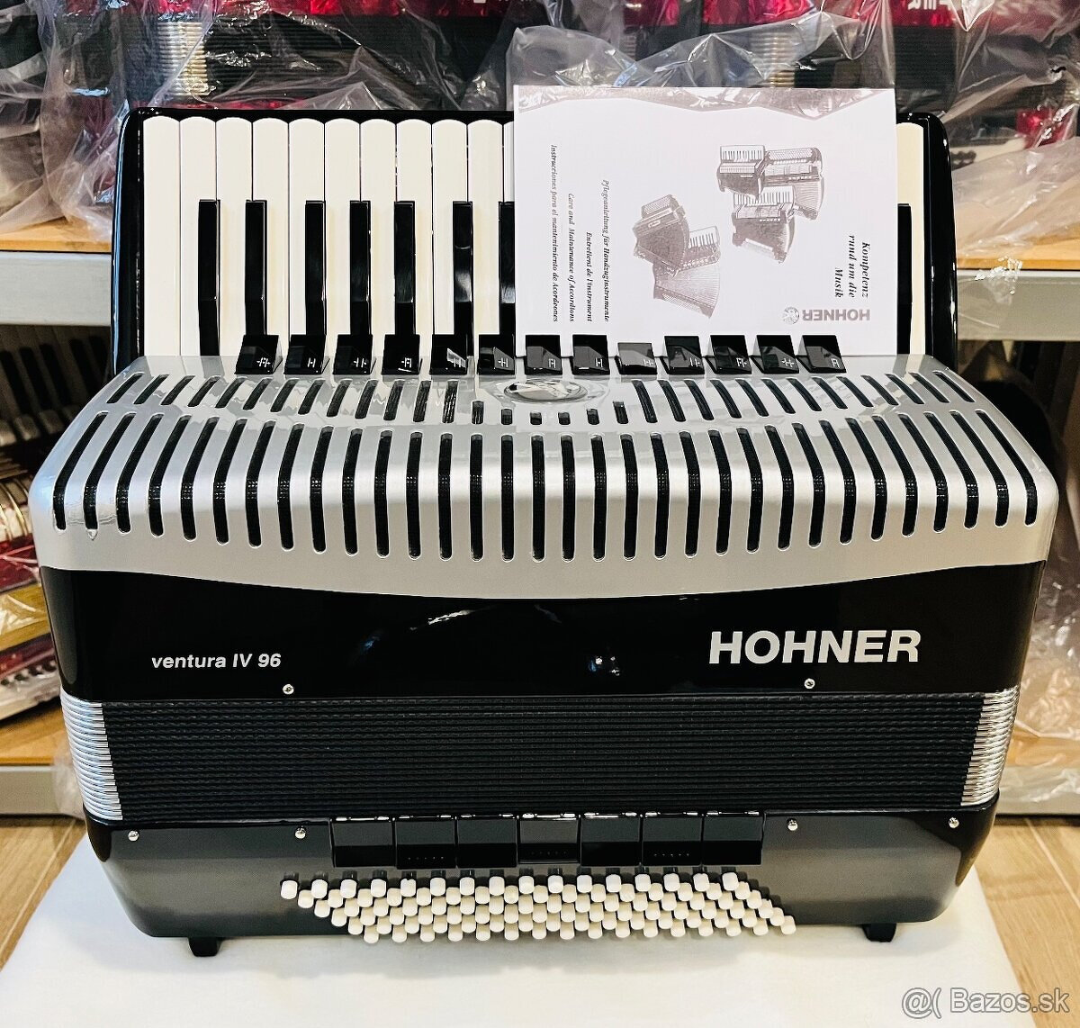 redám akordeón HOHNER VENTURA IV 96 BAS- špičkový akordeón- - 2