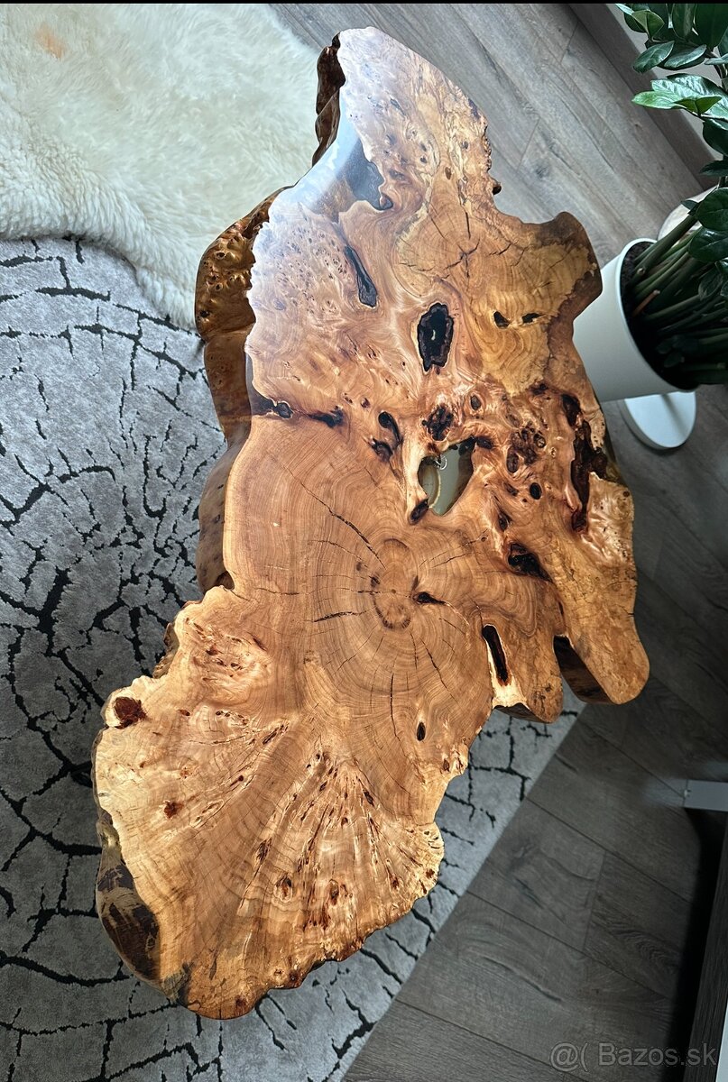 Masiv stolik Brest zalievany živicou - 2