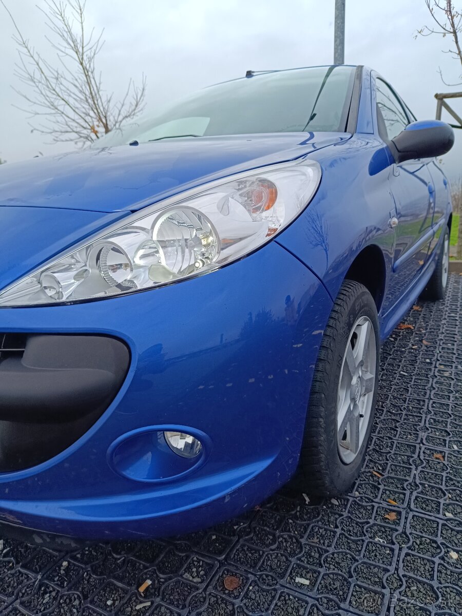 Peugeot 206+ 1.4 benzín - 2