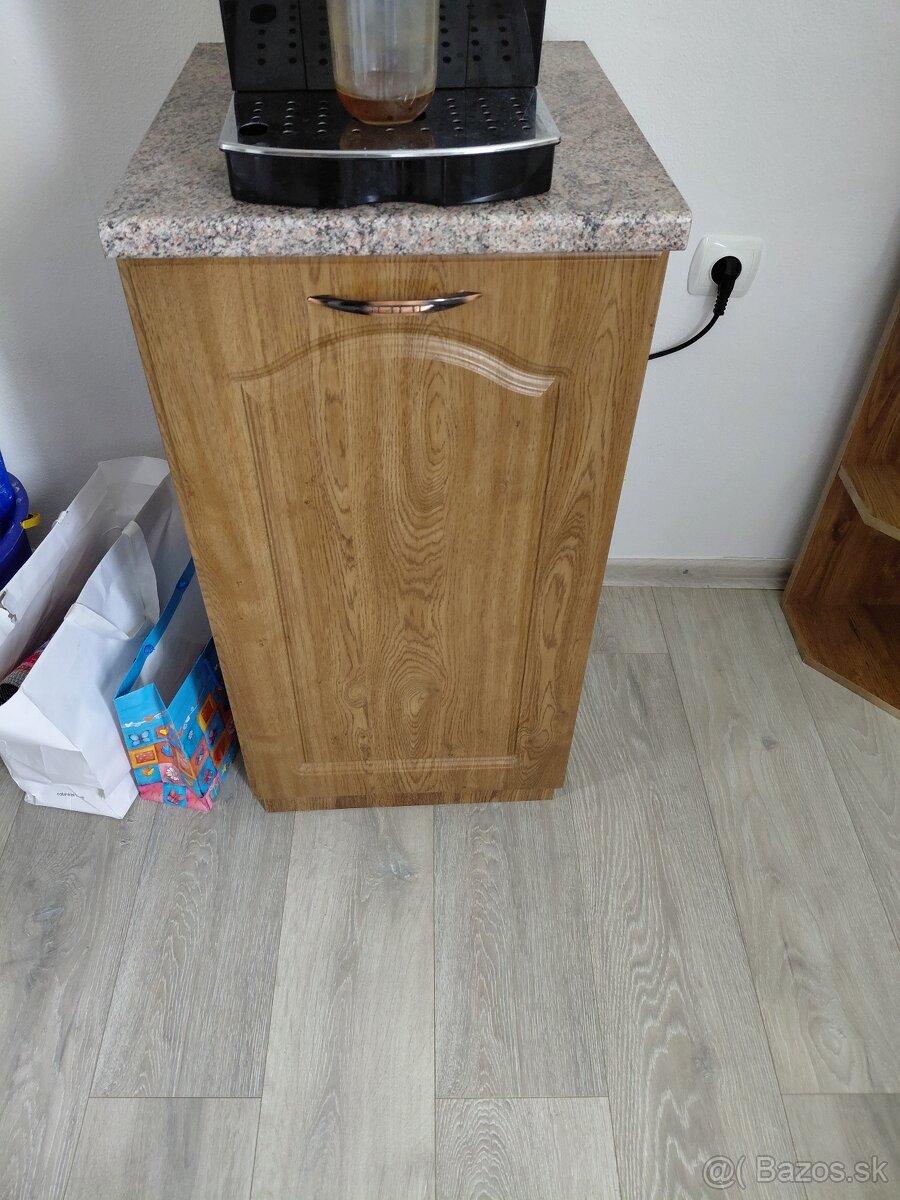 Kuchynská skrinka - 2
