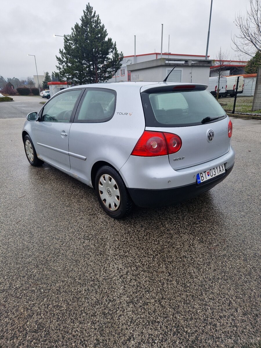 Volkswagen Golf 5 - 2