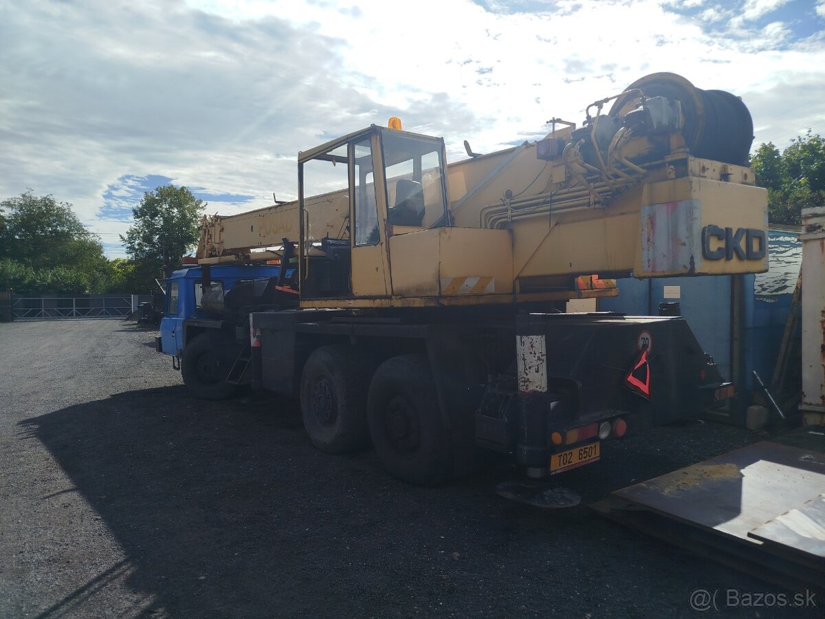 autojeřáb Tatra T815 ČKD AD28 - 2