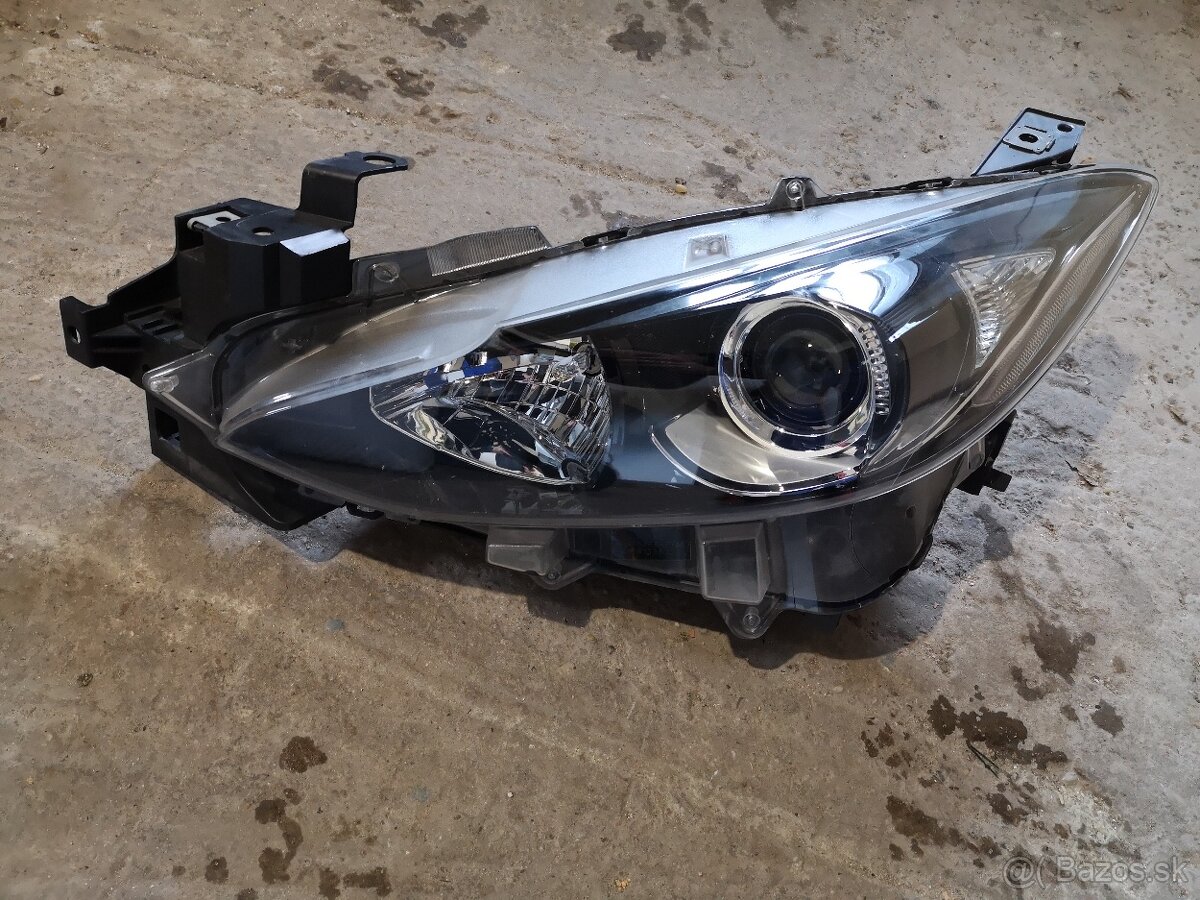 Mazda 3 lave predne svetlo - 2