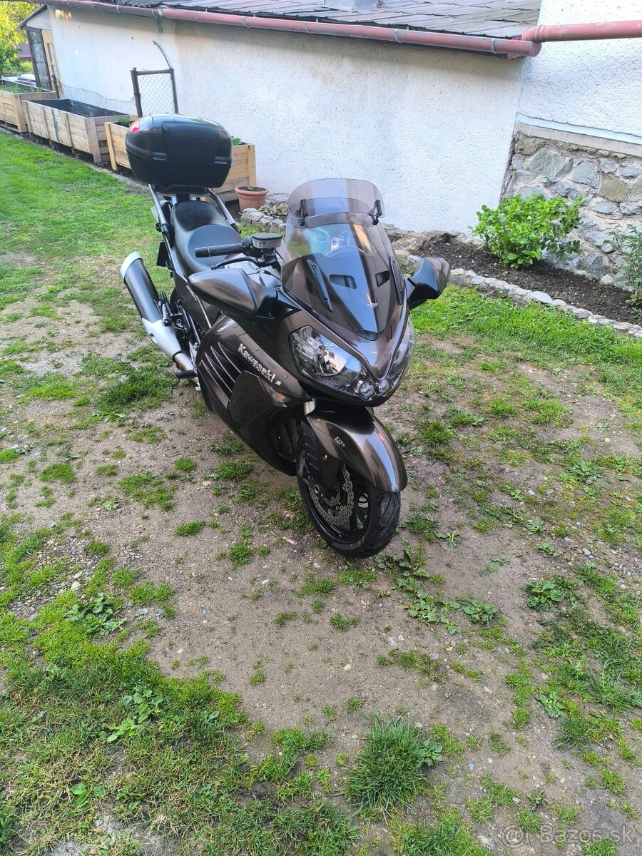 Kawasaki GTR 1400 - 2