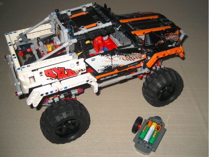 LEGO 9398 4x4 Offroad Jeep - 2