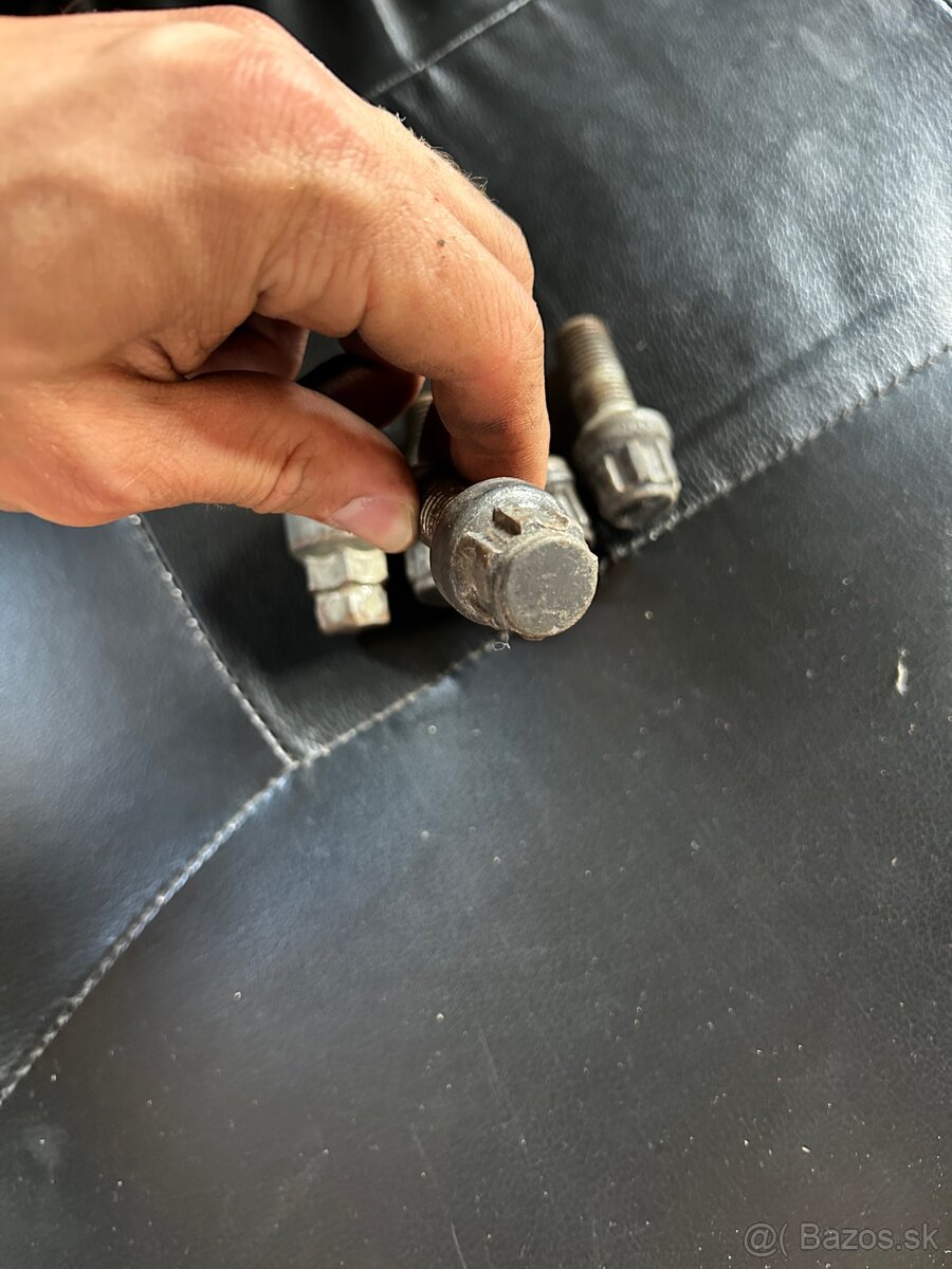 Poistné skrutky - 2