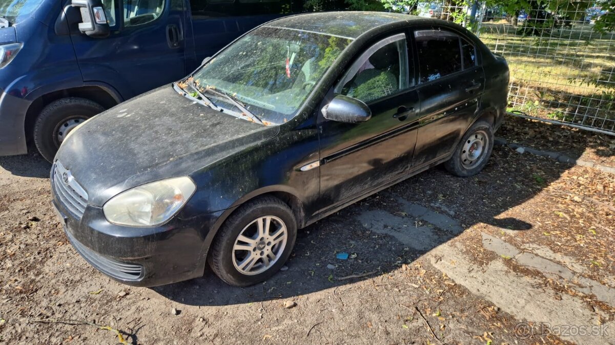 hyundai accent - 2