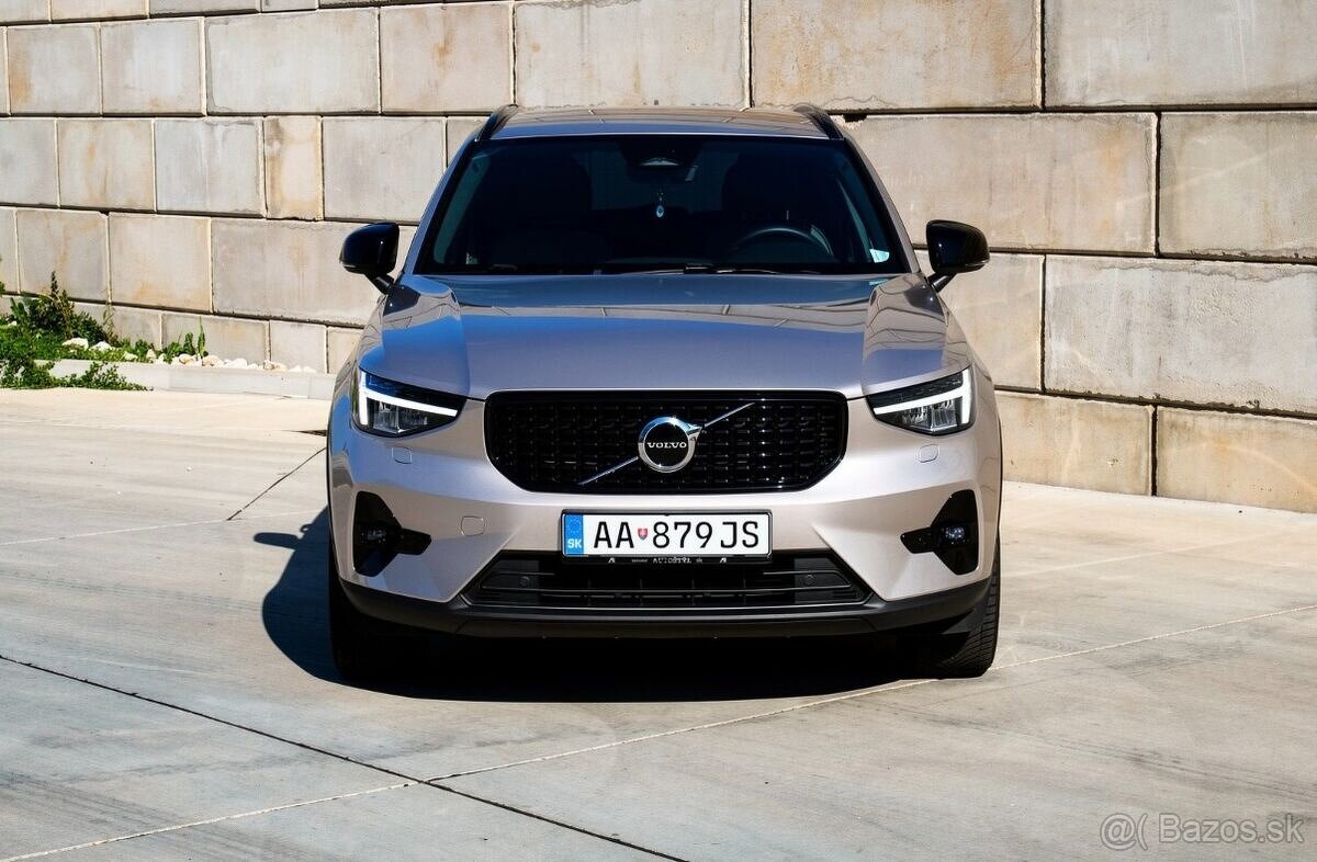 Volvo XC40 2.0 B3 mHEV Plus Dark, FINANCOVANIE - 2