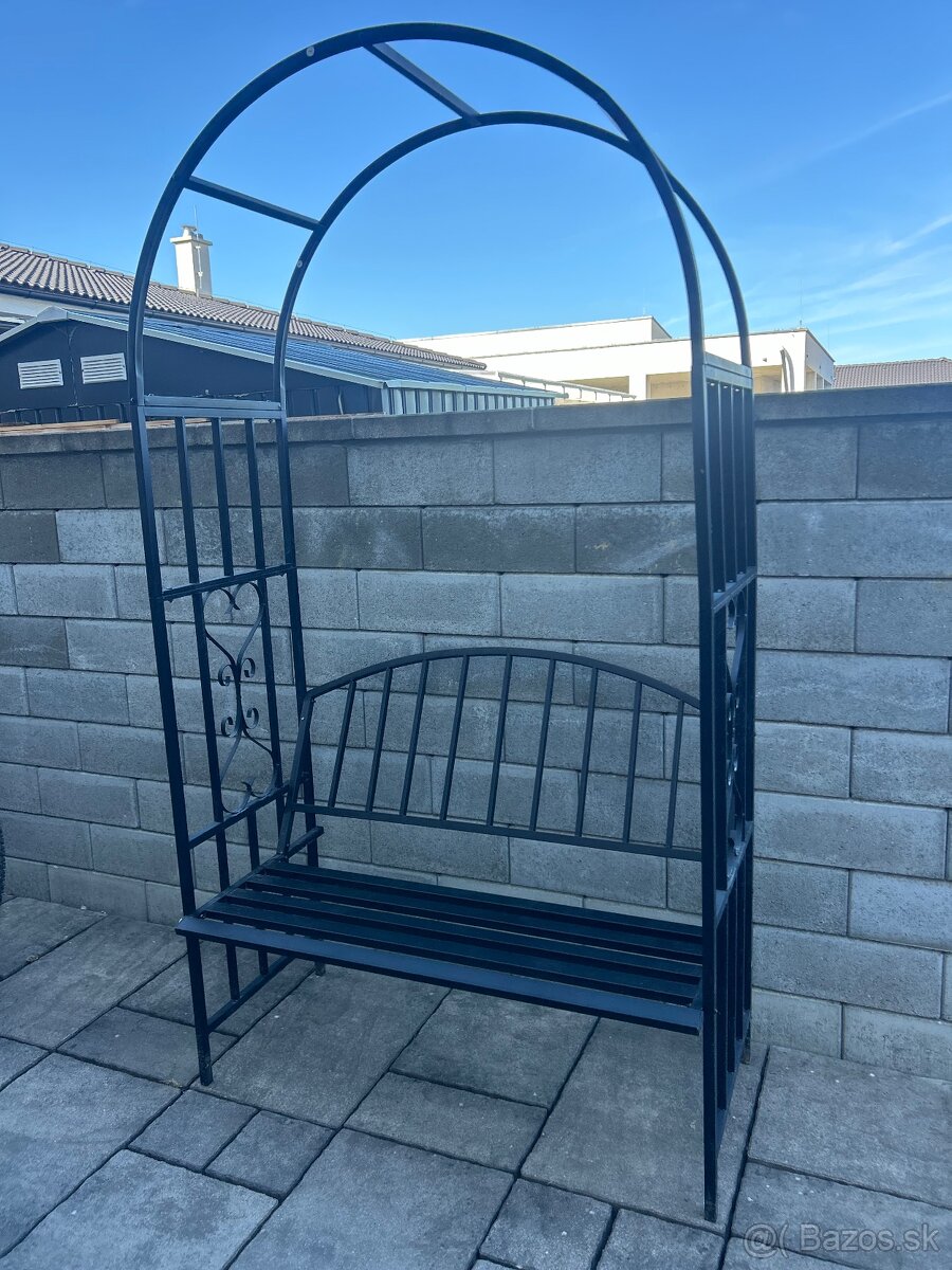 Záhradná pergola s lavičkou - 2