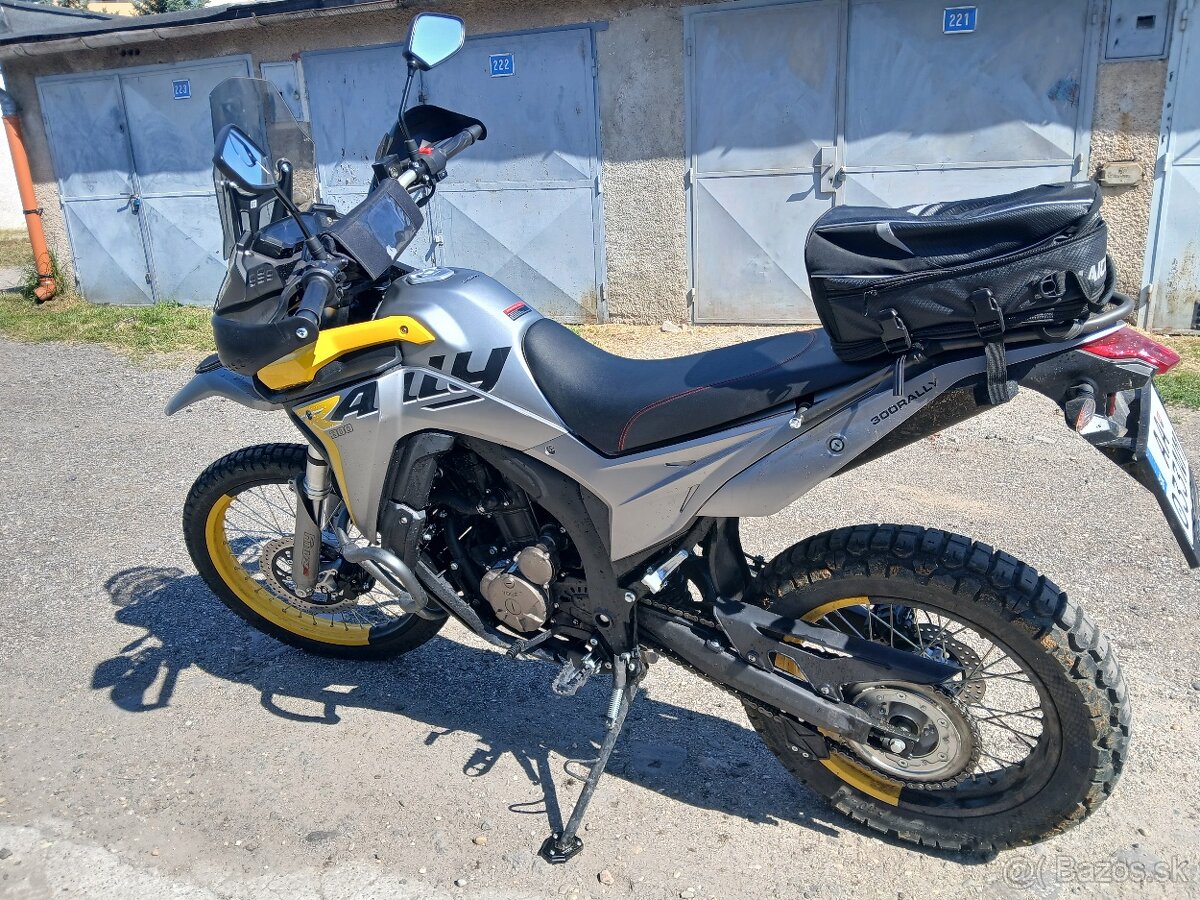 VOGE 300 RALLY