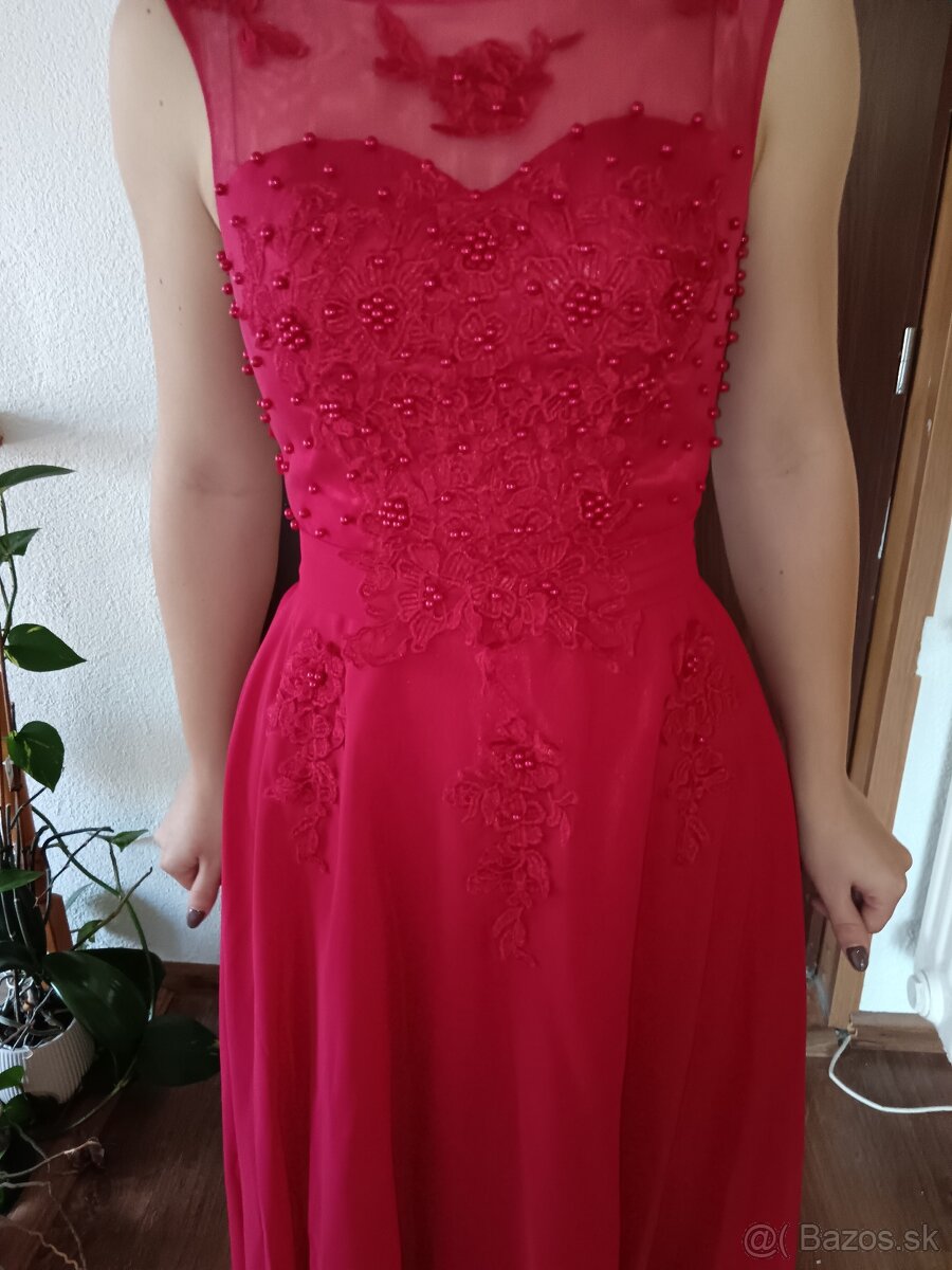 Červené šaty - 2