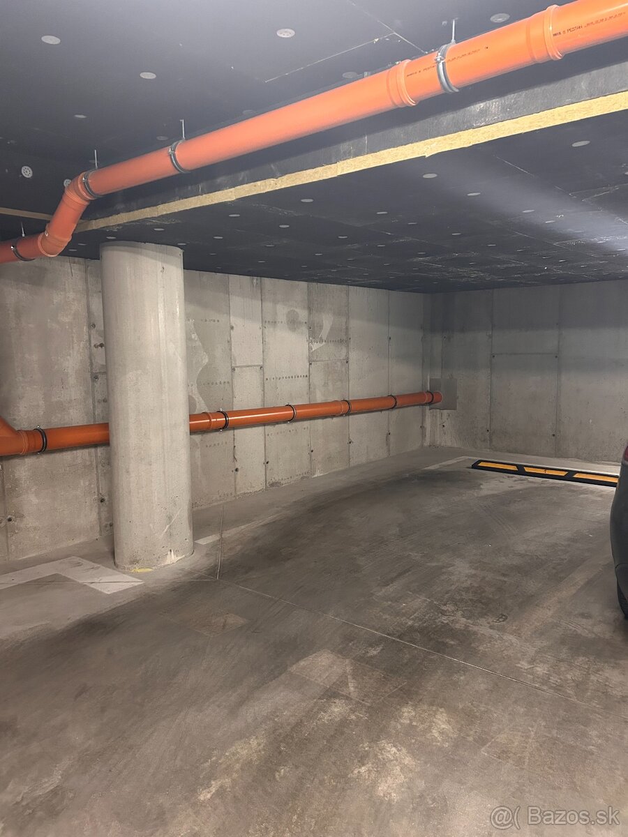 Podzemné parkovné miesto v SOHO II - 2