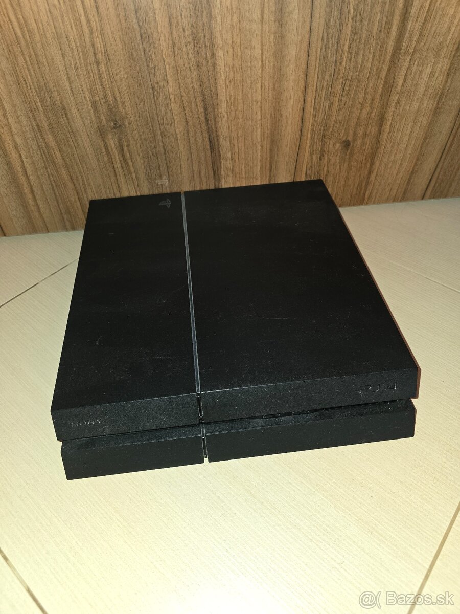 PlayStation 4 – 512 GB + ovládač + 9 hier (ako nová) - 2
