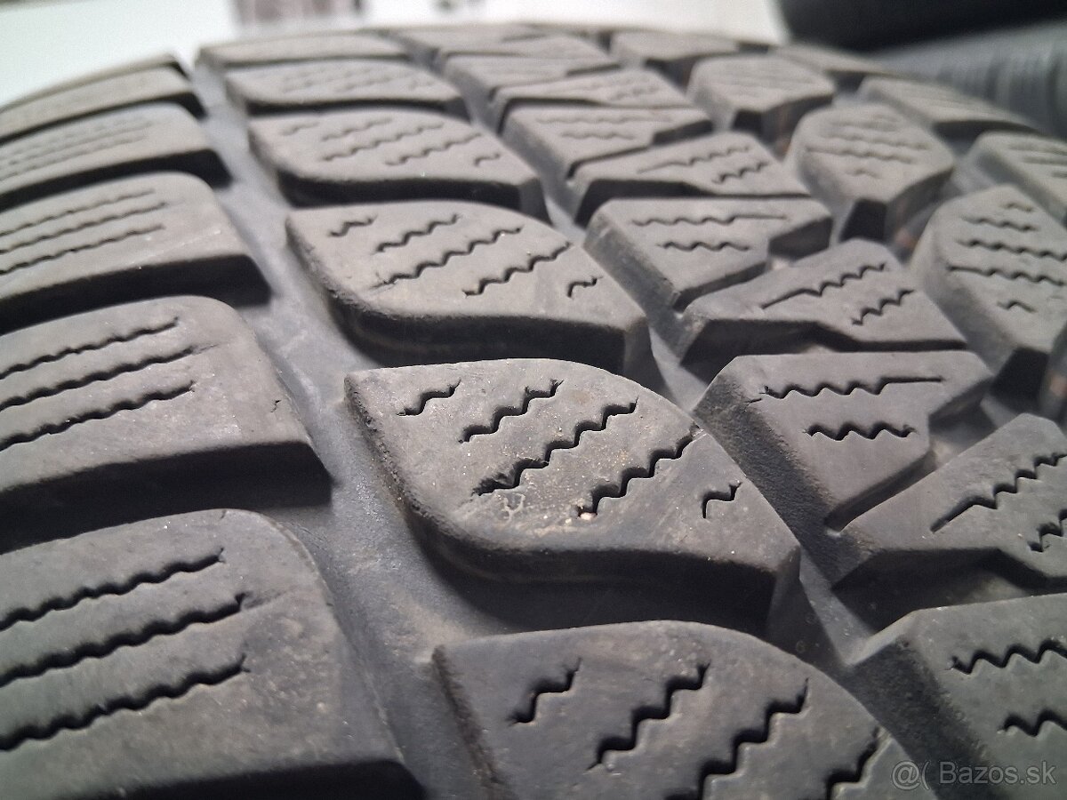 Zimné 225/40 R19 - 2