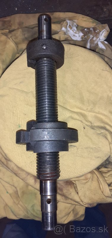 zavitova skrutka s maticou - 2