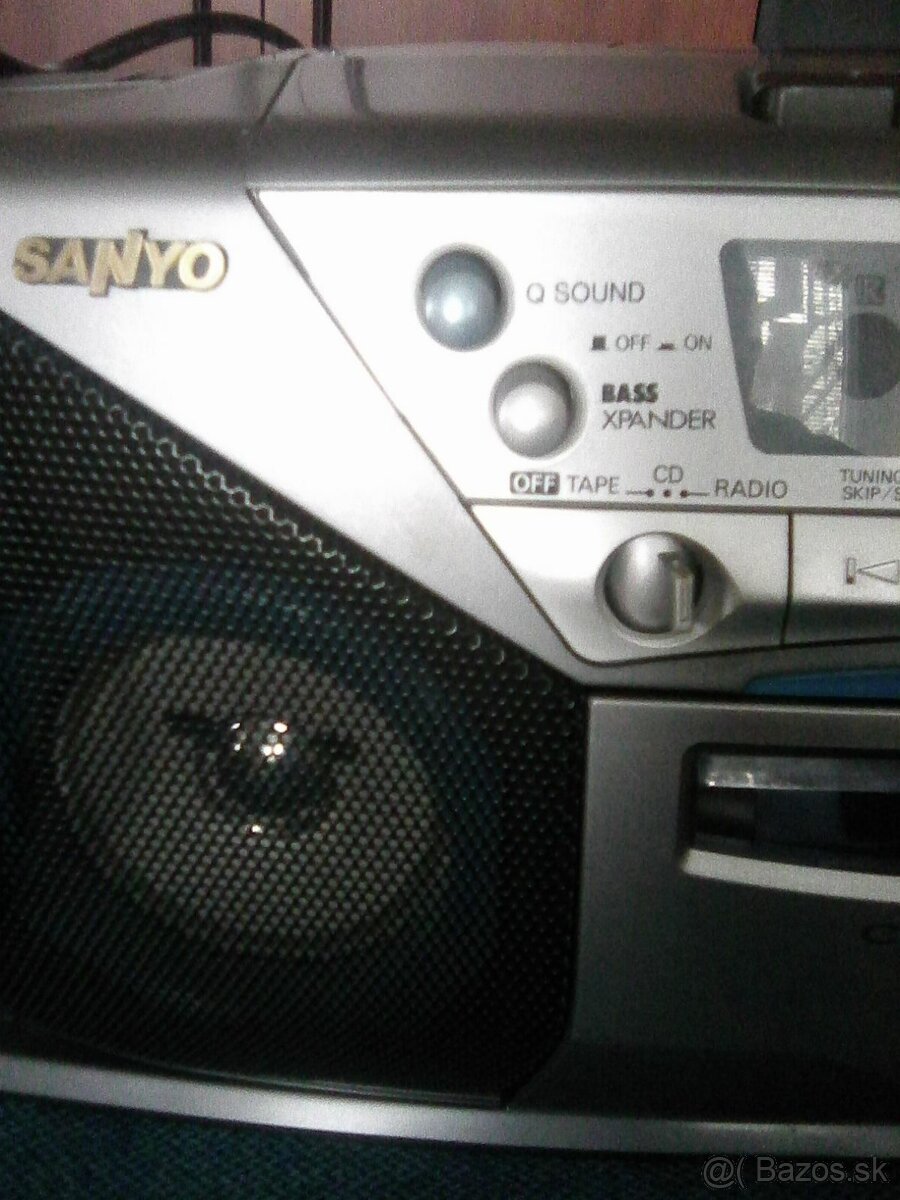 Predám retro rádiomagnetofon. - 2