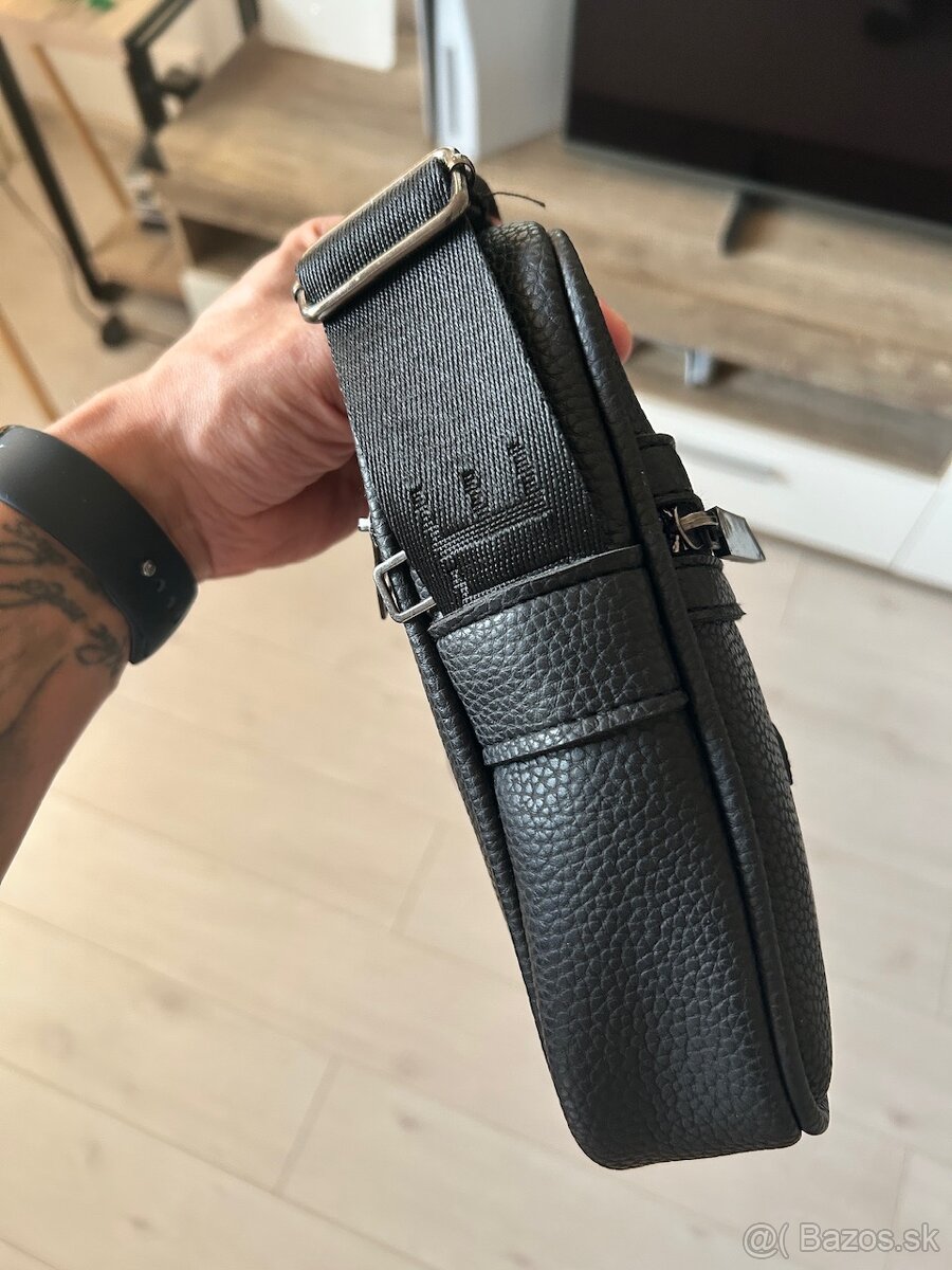 Taska cez rameno Lacoste - 2