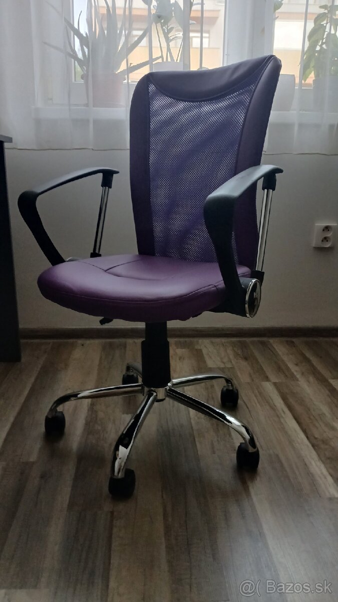 Otočná detská stolička a detský písací stôl - 2
