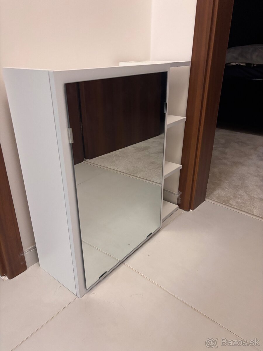 Skrinka nad umyvadlo so zrkadlom - 2