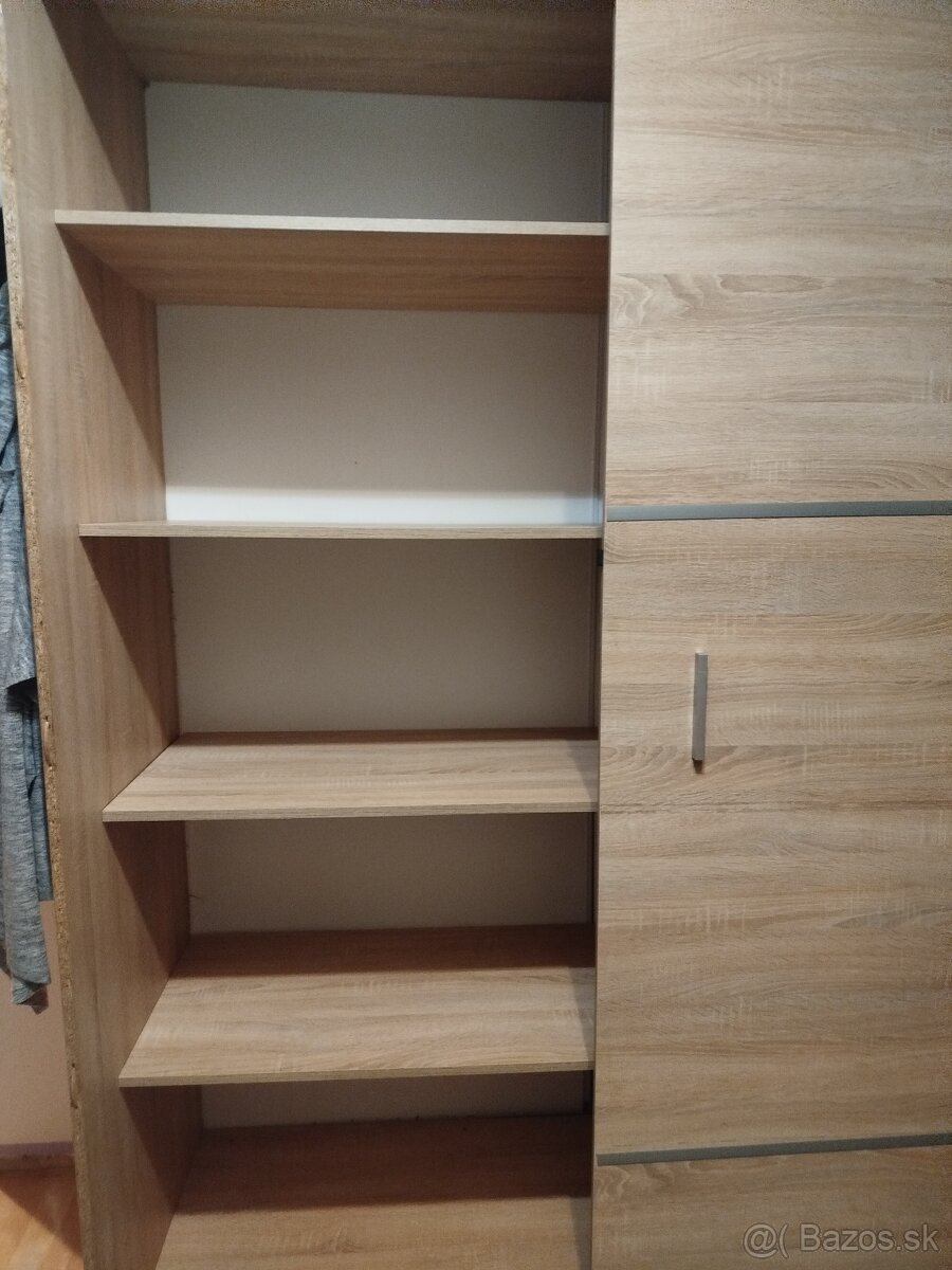 Šatníková skrina - 2